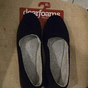 Dearfoams Women's Cozy Black Slippers